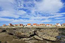 Audresselles-Frankreich<br />Seit Urzeiten bieten diese Felsblöcke der mächtigen See Trotz.