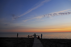 Borkum: Sonnenuntergang am Nordstrand, ein Fest der Farben.