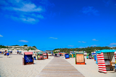 Borkum: Buntes Treiben am Südstrand.