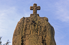 Der Menhir von St. Uzec bei Pleumeur-Boudou