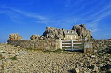 Plougrescant: La Maison du Gouffre – Das Haus zwischen den Felsen