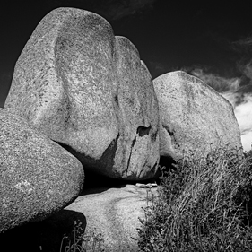 Die Bretagne: ein anderer Blick - un regard différent: Tregastel, Côte de Granit Rose - die Rosa Granit Küste. Die Côte de Granit Rose ist wegen ihrer vielfältigen Felsformationen eine der schönsten Gegenden der Bretagne.