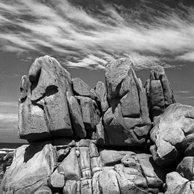 Die Bretagne: ein anderer Blick - un regard différent: Tregastel, Côte de Granit Rose - die Rosa Granit Küste. Die Côte de Granit Rose ist wegen ihrer vielfältigen Felsformationen eine der schönsten Gegenden der Bretagne.