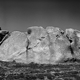 Die Bretagne: ein anderer Blick - un regard différent: Tregastel, Côte de Granit Rose - die Rosa Granit Küste. Die Côte de Granit Rose ist wegen ihrer vielfältigen Felsformationen eine der schönsten Gegenden der Bretagne.