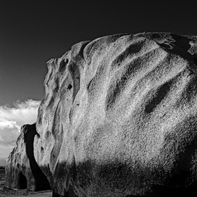 Die Bretagne: ein anderer Blick - un regard différent: Tregastel, Côte de Granit Rose - die Rosa Granit Küste. Die Côte de Granit Rose ist wegen ihrer vielfältigen Felsformationen eine der schönsten Gegenden der Bretagne.