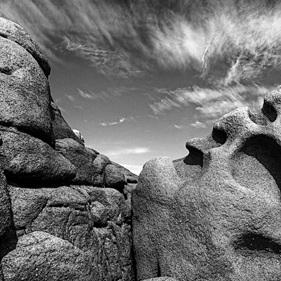 Die Bretagne: ein anderer Blick - un regard différent: Tregastel, Côte de Granit Rose - die Rosa Granit Küste. Die Côte de Granit Rose ist wegen ihrer vielfältigen Felsformationen eine der schönsten Gegenden der Bretagne.