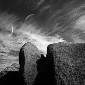 Die Bretagne: ein anderer Blick - un regard différent: Tregastel, Côte de Granit Rose - die Rosa Granit Küste. Die Côte de Granit Rose ist wegen ihrer vielfältigen Felsformationen eine der schönsten Gegenden der Bretagne.