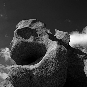 Die Bretagne: ein anderer Blick - un regard différent: Tregastel, Côte de Granit Rose - die Rosa Granit Küste. Die Côte de Granit Rose ist wegen ihrer vielfältigen Felsformationen eine der schönsten Gegenden der Bretagne.