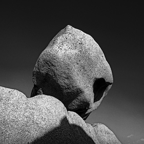 Die Bretagne: ein anderer Blick - un regard différent: Tregastel, Côte de Granit Rose - die Rosa Granit Küste. Die Côte de Granit Rose ist wegen ihrer vielfältigen Felsformationen eine der schönsten Gegenden der Bretagne.