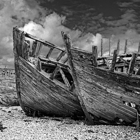 Die Bretagne: ein anderer Blick - un regard différent: Die Halbinsel Crozon: Camaret-sur-Mer. Der Friedhof der alten Schiffswracks.