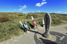 Juist-Töwerland: Gesamtkunstwerk Otto Leege Pfad. Wind und Wolken. Klangskulptur (Windharfe) Poesie.