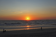 Norderney: DIE Thalassoinsel. Die Sonnenuntergänge am Weststrand. Ein Fest der Farben am Horizont.