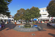 Norderney: DIE Thalassoinsel. Der Brunnen am Kurplatz.