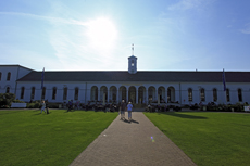 Norderney: DIE Thalassoinsel. Panoramablick auf das Conversationshaus in der heute die Touristeninformation untergebracht ist.