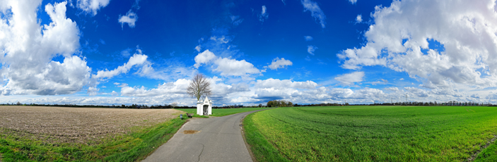 Der Niederrhein: Frühling – Panoramablick 180 Grad. Kempen-Stendener Weg: Mennikes Heiligenhäuschen. Panoramagröße: 164x53 cm / 300dpi