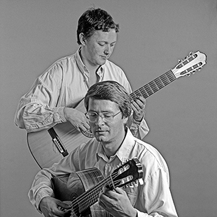 Niederrheinisches Gitarrenduo: Reinhard Kaisers und Gerd Maesmanns