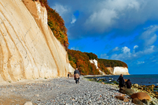 Kreidefelsen Rügen - der Hochuferweg. Die kleine Reise beginnt in Sassnitz über die Strandwegvariante bis zum letztmöglichen Strandaufstieg am Kieler Ufer.