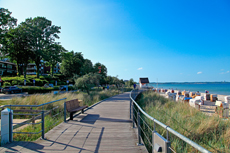 Scharbeutz - Im Süden der Lübecker Bucht, in direkter Nachbarschaft zum Timmendorfer Strand, liegt das mit seiner langen Strandpromenade und kilometerlangen, feinsandigen Themenstränden, Scharbeutz.