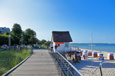 Scharbeutz - Im Süden der Lübecker Bucht, in direkter Nachbarschaft zum Timmendorfer Strand, liegt das mit seiner langen Strandpromenade und kilometerlangen, feinsandigen Themenstränden, Scharbeutz.