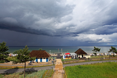 Scharbeutz - Im Süden der Lübecker Bucht, in direkter Nachbarschaft zum Timmendorfer Strand, liegt das mit seiner langen Strandpromenade und kilometerlangen, feinsandigen Themenstränden, Scharbeutz.