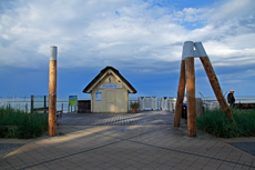 Scharbeutz - Im Süden der Lübecker Bucht, in direkter Nachbarschaft zum Timmendorfer Strand, liegt das mit seiner langen Strandpromenade und kilometerlangen, feinsandigen Themenstränden, Scharbeutz.