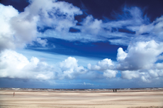 Wangerooge: Panoramablick auf den östlichen, weitläufigen, unendlichen Sandstrand.